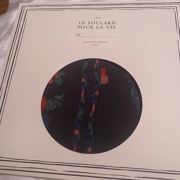 Sezane Pio Scarf - Helin Print NWT - Picture 2 of 7